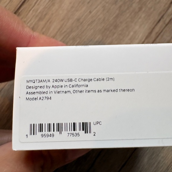 Apple USB-C Charge Cable 240 W 2M Length, Model: A2794, MYQT3AM/A - Picture 8 of 9